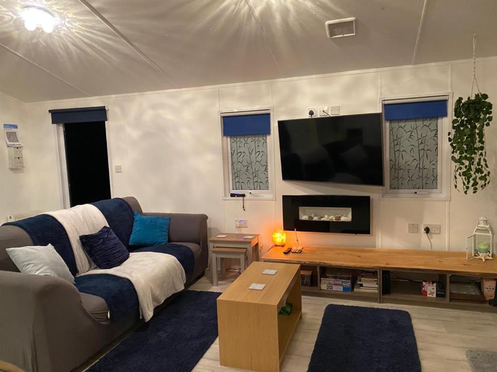Loxley's Devon Lodge *